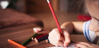дете-пише-причу