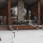 Савети за добар провод и опуштање у хладним зимским данима grudvanje-covek-zena