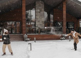 grudvanje-covek-zena