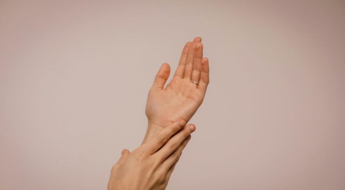 Како сачувати кожу меком и хидрираном када температуре падну? ruke-koza-nega